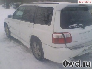 Битый автомобиль Subaru Forester